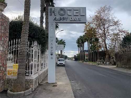 montaggio happy days hotel