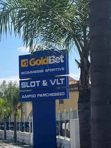 totem pubblicitari pg creative bet